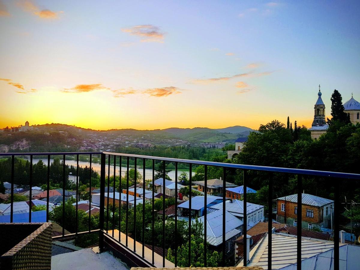 Green Flower Hotel Кутаїсі Екстер'єр фото