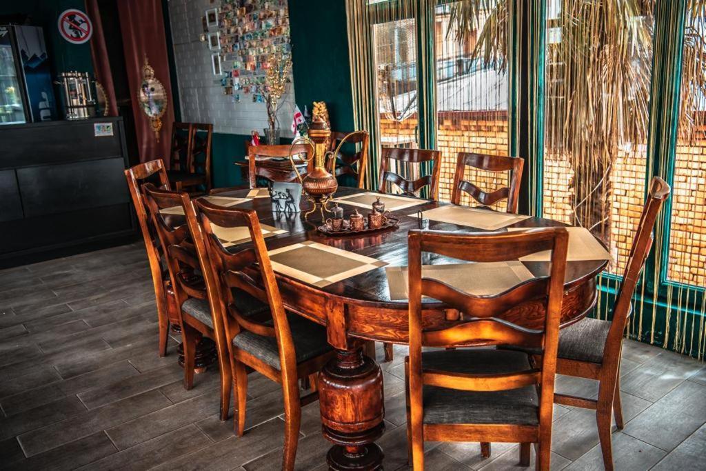 Green Flower Hotel Кутаїсі Екстер'єр фото