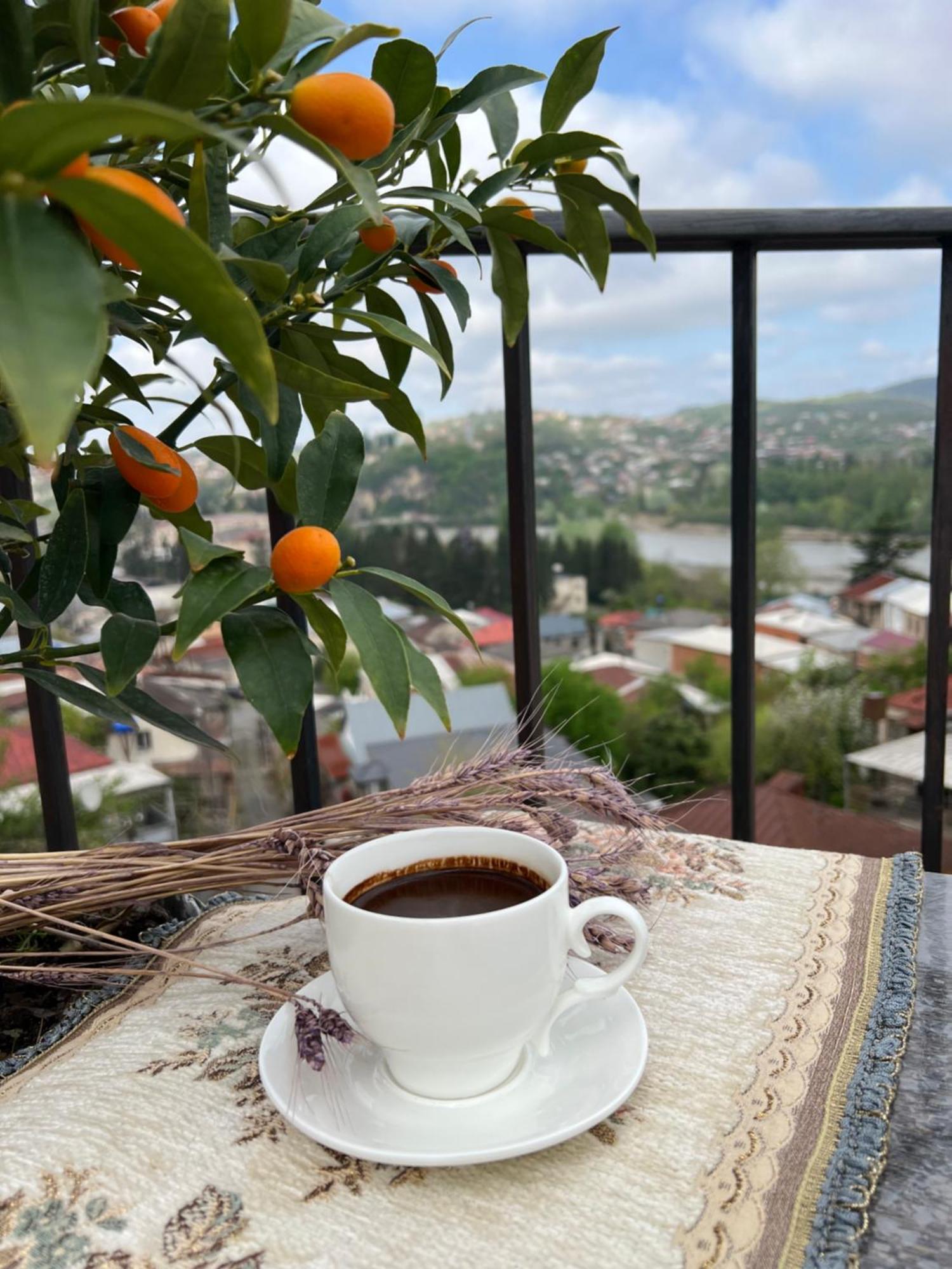 Green Flower Hotel Кутаїсі Екстер'єр фото